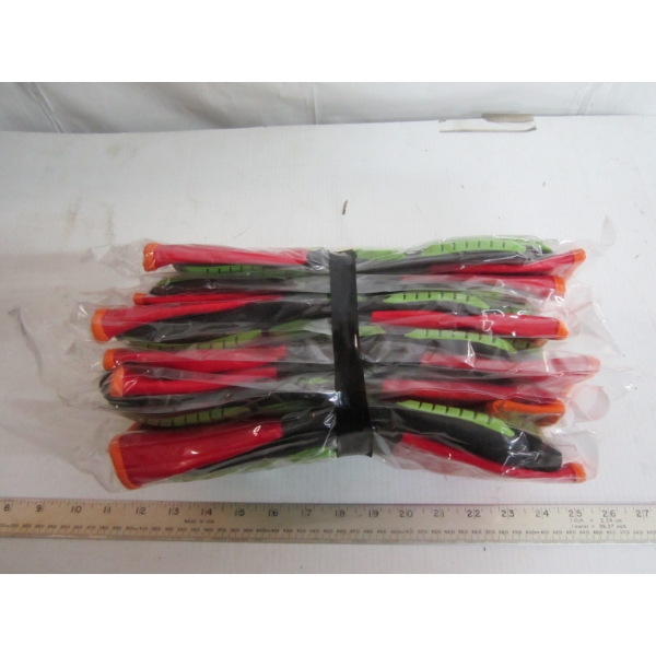 6 PAIR OF SZ 9 GLOVES