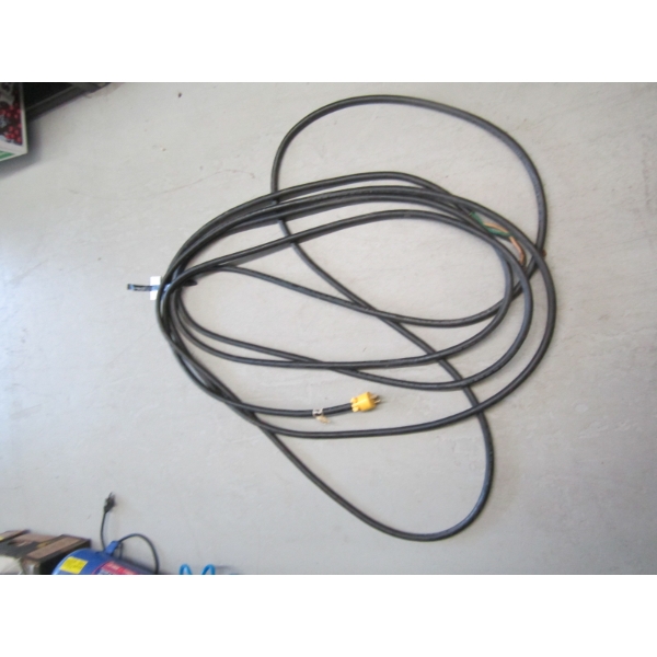 HEAVY DUTY EXTENSION CORD