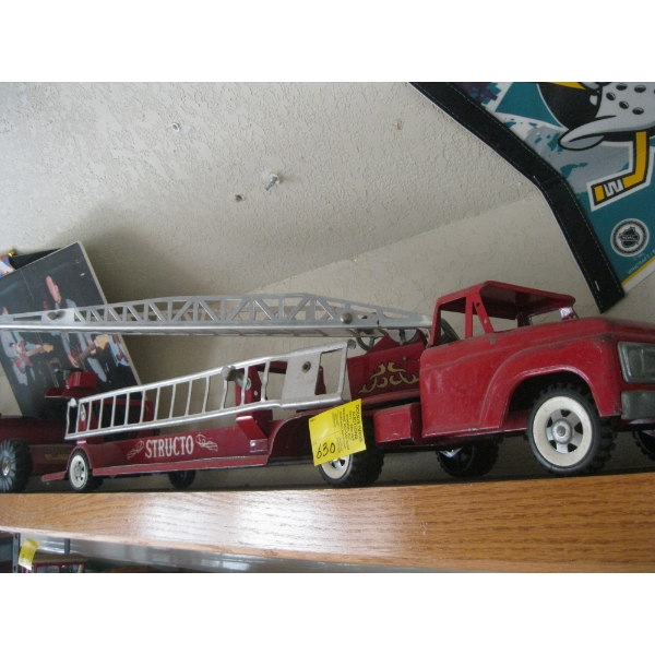 LG. STRUTCO TOYS LADDER TRUCK