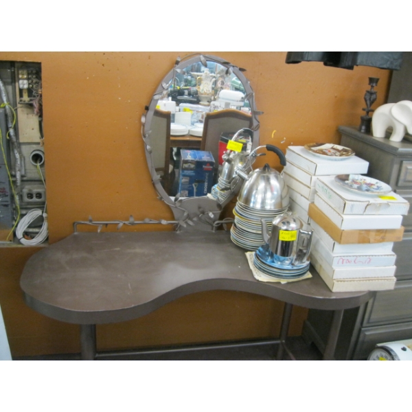 VANITY DRESSER W/METAL LEAF FRAMED MIRROR