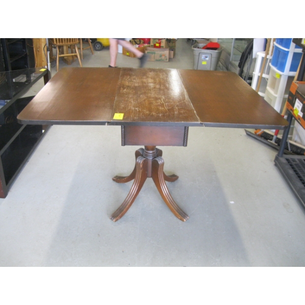 DROP LEAF DUNCAN PHYFE TABLE