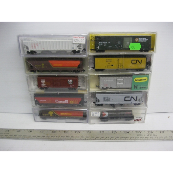10 N SCALE TRAIN CARS
