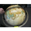Image 2 : GLOBE ON STAND