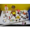 Image 7 : 2 CONTAINERS OF MISC. OIL LANTERN, KEYCHAINS, CONDIMENT SET, ETC.