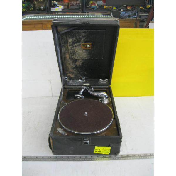 VINTAGE PORTABLE GRAMMAPHONE TURNTABLE