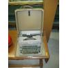 Image 1 : VINTAGE TYPEWRITER
