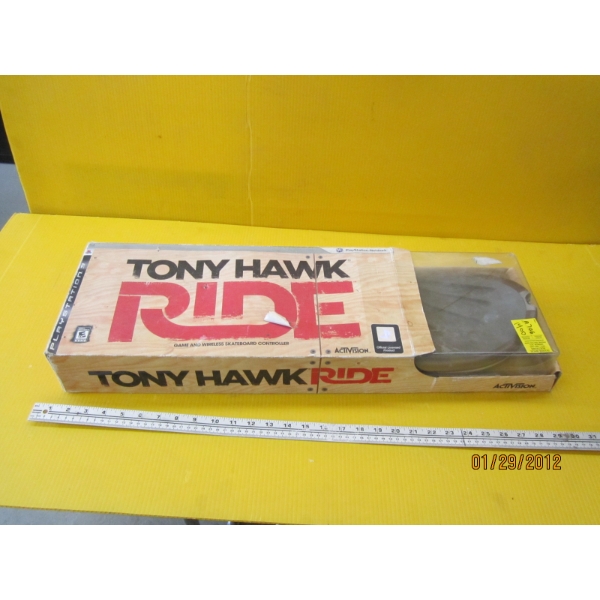TONY HAWK RIDE GAME & WIRELESS SKATEBOARD CONTROLLER