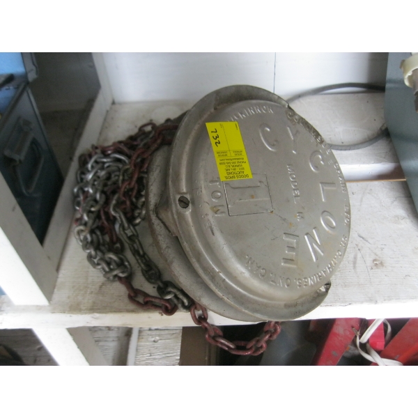 CYCLONE 1 TON CHAIN HOIST