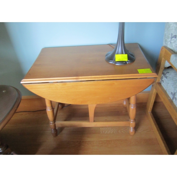VILAS MAPLE DROPLEAF TABLE