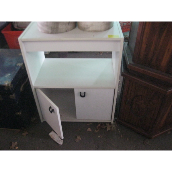 SM. WHITE MICROWAVE STAND
