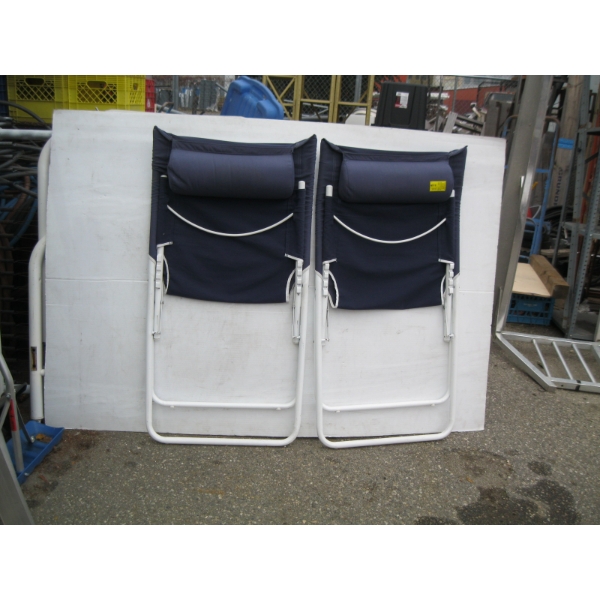 2 FOLDING DECK CHAIRS