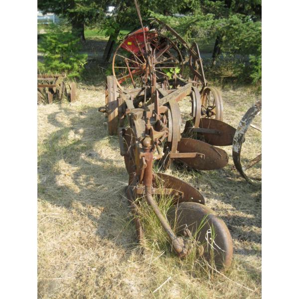 3 BOTTOM PLOW