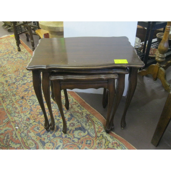 3 PIECE NESTING TABLE SET