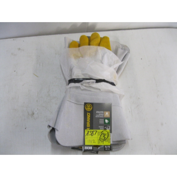 3 PAIR OF SZ XL GLOVES