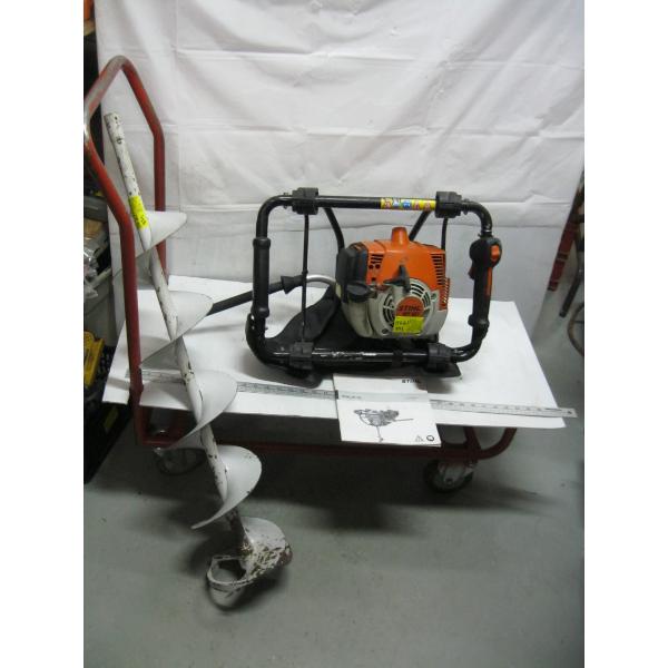 STIHL BT121 GAS POWERED AUGER W/BIT