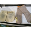 Image 1 : NEW PAIR OF OVEN MITTS & 2 OVEN PADS