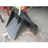 Image 2 : 2 SHOVELS