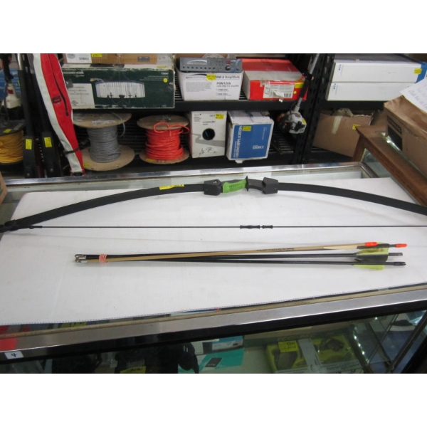 BARNET LITTLE SIOUX BOW & BUNDLE OF ARROWS