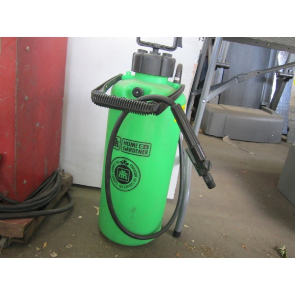 HOME GARDEN SPRAYER