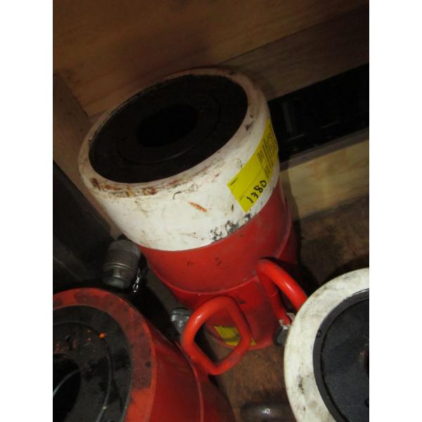 LG. SPX HYDRAULIC 60 TON JACK