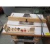 Image 4 : ROUTER TABLE W/MAKITA ROUTER & ASST. BITS