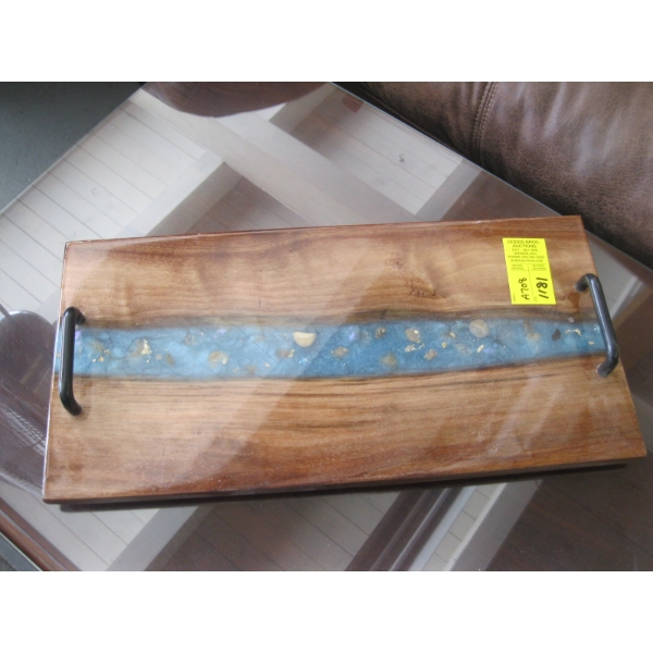 SERVING TRAY