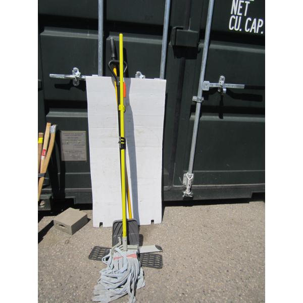 BUNDLE OF MOP, MULTI PURPOSE SCRAPER & SWIFFERS