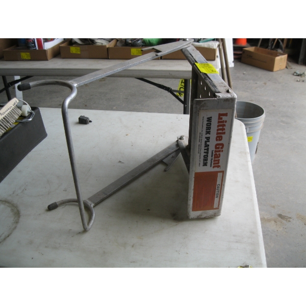 LITTLE GIANT LADDER SYSTEMS WORK PLATFORM