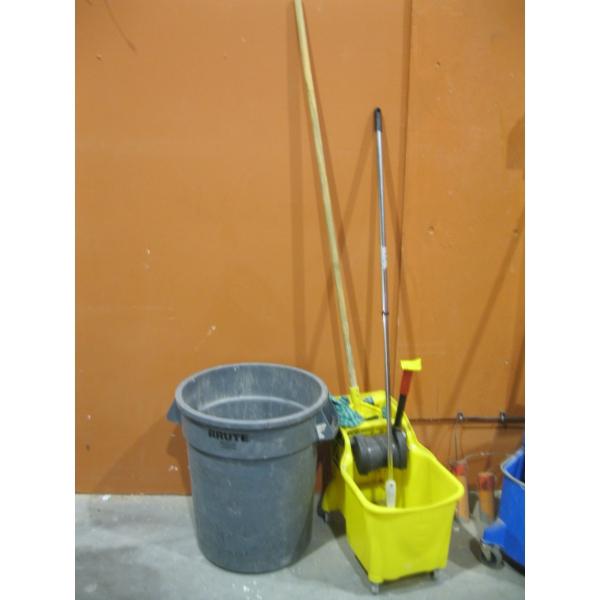 MOP BUCKET W/SQUEEGEE, MOP & RUBBERMAID GARBAGE CAN