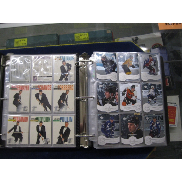 2 BINDERS OF HOCKEY CARDS