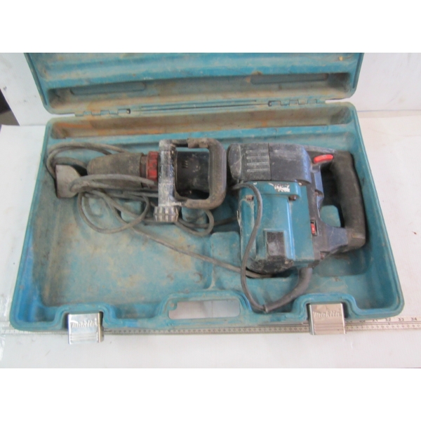 LG. MAKITA HAMMER DRILL IN CASE