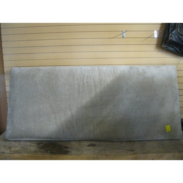 LG. CUSHION/PILLOW