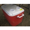 Image 1 : RED RUBBERMAID COOLER
