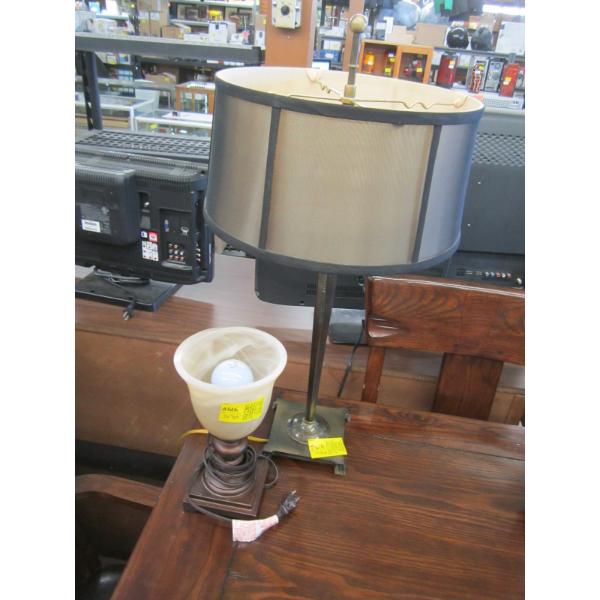 2 TABLE LAMPS