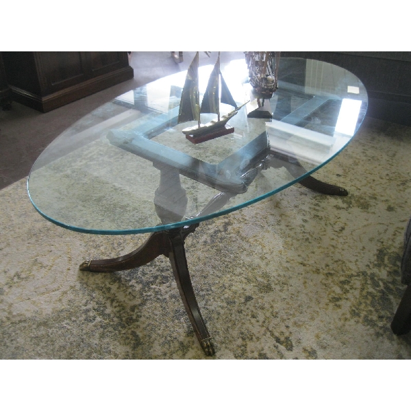 DUNCAN PHYFE BASED COFFEE TABLE W/OVAL GLASS TOP