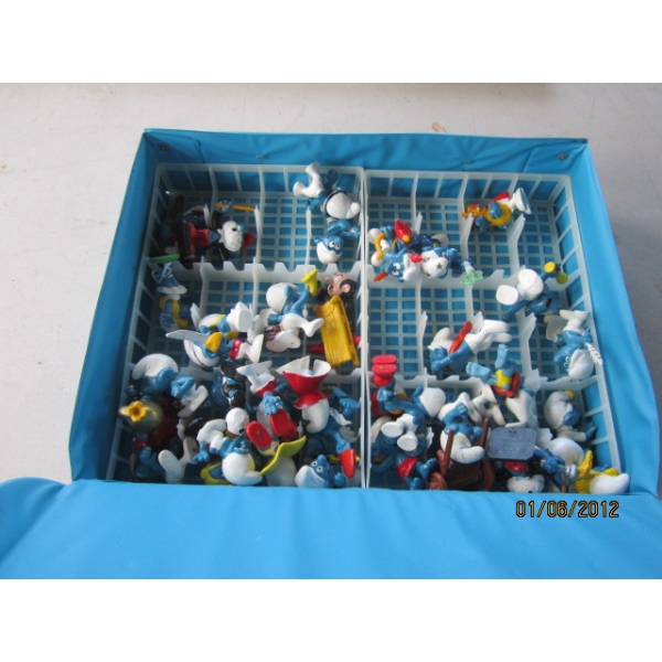 SMURFS & SMURF CARRYING CASE