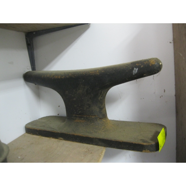 WOODEN MOLD FOR DOCK CLEAT