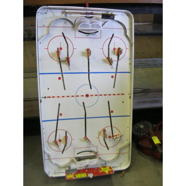 ELECTRIC VINTAGE HOCKEY MASTER GAME - MONTREAL & CHICAGO PLAYERS