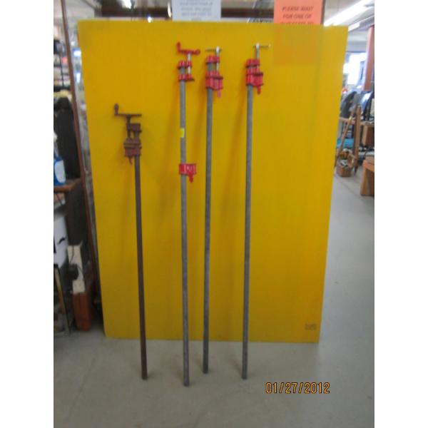 4 PIPE CLAMPS