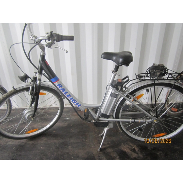 RAWLEIGH ELECTRIC BIKE W/CHARGER