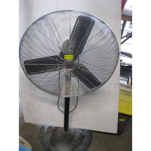 LG. MATRIX FAN ON STAND