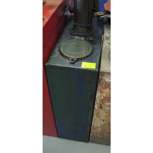 BENNETT OIL PUMP & TANK