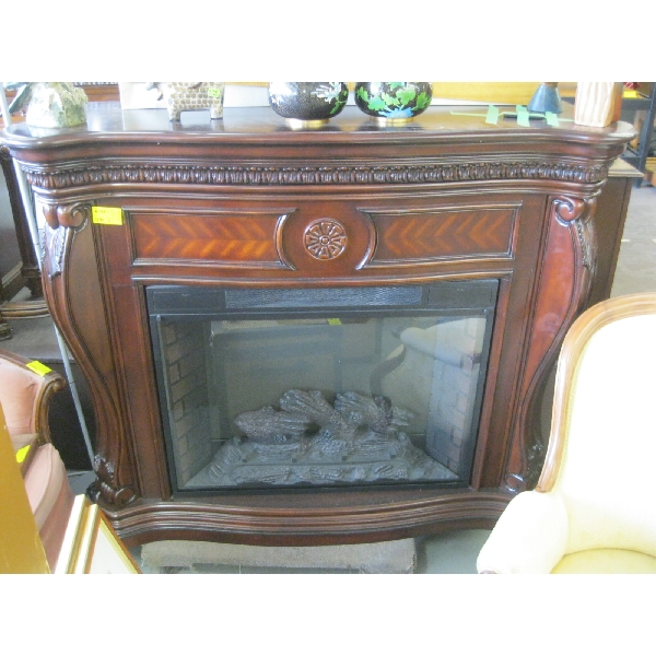 DECORATIVE ELECTRIC FIREPLACE W/SURROUND