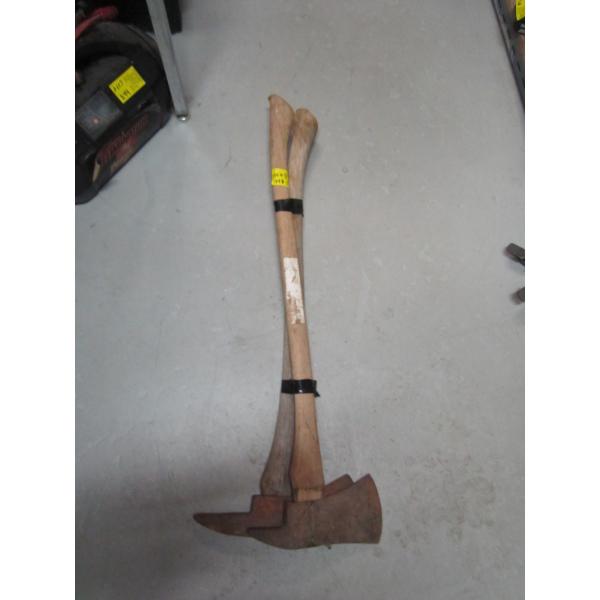 2 FIRE AXES