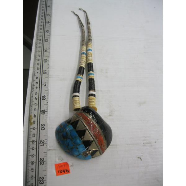 NAVAJO NECKLACE W/SILVER ENDS & LG. PAINTED KEWA SHELL