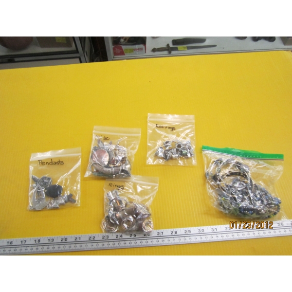 BAG OF COSTUME JEWELRY