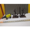 Image 1 : CARVED BEAR FIGURINE & PAIR OF METAL ANCHOR BOOKENDS