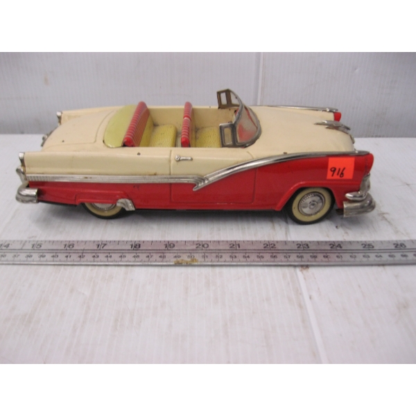 TIN REAL STEERING WHEEL CAR - VINTAGE TOY CAR - MISSING STEERING WHEEL