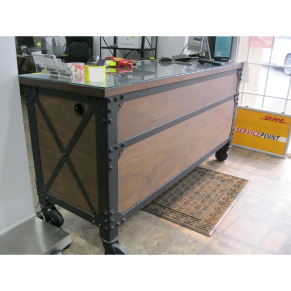 3 DRAWER ROLLING CABINET/COUNTER
