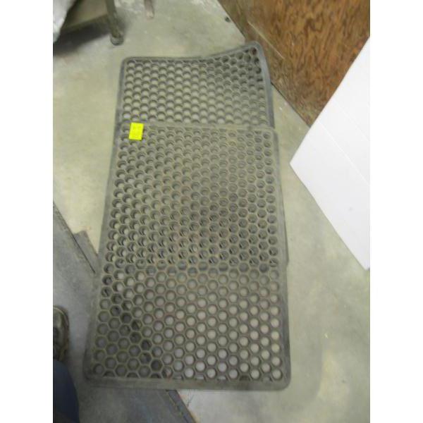 2 RUBBER FLOORMATS